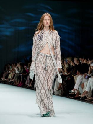 IPA88906648 - Milan, Milan Women™s Fashion Week Spring Summer 2027 - Women™s Fashion, Spring Summer 2027 - Genny fashion show - pictured on the runway: Model.  Copyright: xEmanuelexDexCarlix xEmanuelexDexCarlix IPA88906648