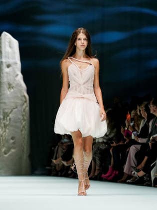 IPA88906696 - Milan, Milan Women™s Fashion Week Spring Summer 2027 - Women™s Fashion, Spring Summer 2027 - Genny fashion show - pictured on the runway: Model.  Copyright: xEmanuelexDexCarlix xEmanuelexDexCarlix IPA88906696