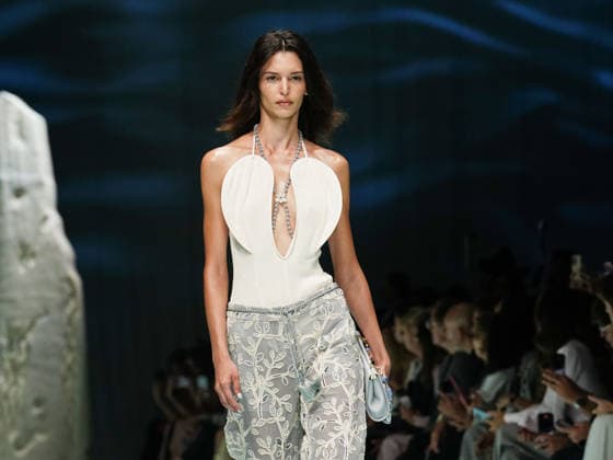 IPA88906673 - Milan, Milan Women™s Fashion Week Spring Summer 2027 - Women™s Fashion, Spring Summer 2027 - Genny fashion show - pictured on the runway: Model.  Copyright: xEmanuelexDexCarlix xEmanuelexDexCarlix IPA88906673