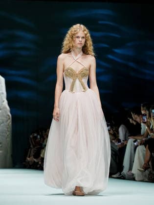 IPA88906706 - Milan, Milan Women™s Fashion Week Spring Summer 2027 - Women™s Fashion, Spring Summer 2027 - Genny fashion show - pictured on the runway: Model.  Copyright: xEmanuelexDexCarlix xEmanuelexDexCarlix IPA88906706