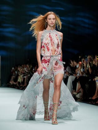IPA88905253 - Milan, Milan Women™s Fashion Week Spring Summer 2027 - Women™s Fashion, Spring Summer 2027 - Genny fashion show - Pictured on the runway: Model.  Copyright: xEmanuelexDexCarlix xEmanuelexDexCarlix IPA88905253