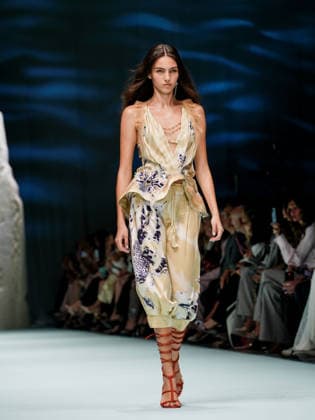 IPA88905303 - Milan, Milan Women™s Fashion Week Spring Summer 2027 - Women™s Fashion, Spring Summer 2027 - Genny fashion show - pictured on the runway: Model.  Copyright: xEmanuelexDexCarlix xEmanuelexDexCarlix IPA88905303