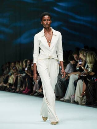IPA88905323 - Milan, Milan Women™s Fashion Week Spring Summer 2027 - Women™s Fashion, Spring Summer 2027 - Genny fashion show - pictured on the runway: Model.  Copyright: xEmanuelexDexCarlix xEmanuelexDexCarlix IPA88905323