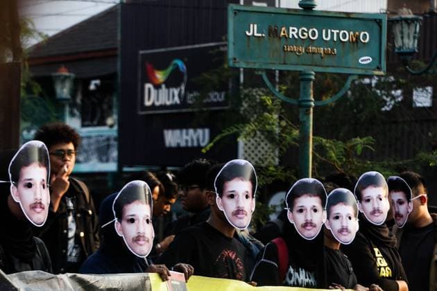 September 24, 2026, Yogyakarta, Indonesia: YOGYAKARTA, INDONESIA, SEPTEMBER 24, 2026: Students and civil society activists take part in the weekly Kamisan protest at Tugu Yogyakarta, commemorating 22 years since the killing of Indonesian human rights activist Munir Said Thalib. Munir died from arsenic poisoning aboard a flight to the Netherlands on September 7, 2004. Participants used the gathering to remember Munir and call for accountability in unresolved human rights cases in Indonesia. Yogyakarta Indonesia  - ZUMAq101 20260924_zna_q101_083 Copyright: xIlhamxNurxArifinx