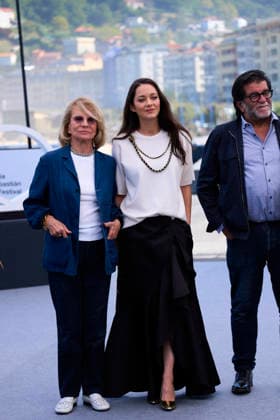 San Sebastian - Marion Cotillard At Milo Photocall Nicole Garcia, Alain Attal, Marion Cotillard attended 7h40 ce matin-là Milo Red Carpet during 74th San Sebastian International Film Festival at Kursaal Theatre on September 24, 2026 in Donostia San Sebastian, Spain Photo by ABACAPRESS.COM San Sebastian Euskadi Spain  Copyright: xABACAx
