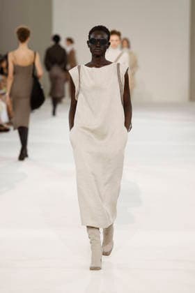 Runway at the Max Mara fashion show during Milan Fashion Week Women s Spring Summer 2027 on September 24, 2026, in Milan, Italy Bestimage Milan, Italy  Copyright: xAgencex xBestimagexAgencex xBestimagex