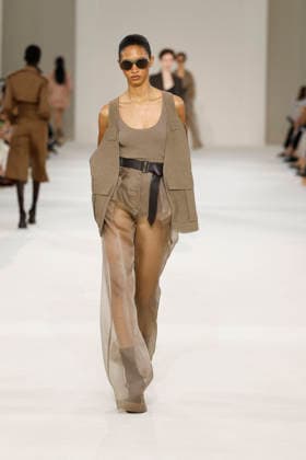 Runway at the Max Mara fashion show during Milan Fashion Week Women s Spring Summer 2027 on September 24, 2026, in Milan, Italy Bestimage Milan, Italy  Copyright: xAgencex xBestimagexAgencex xBestimagex