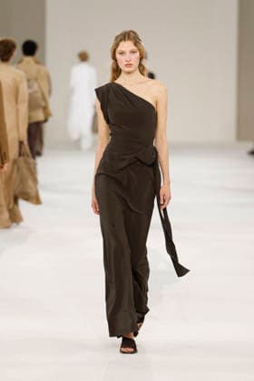 Runway at the Max Mara fashion show during Milan Fashion Week Women s Spring Summer 2027 on September 24, 2026, in Milan, Italy Bestimage Milan, Italy  Copyright: xAgencex xBestimagexAgencex xBestimagex
