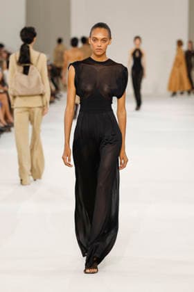 Runway at the Max Mara fashion show during Milan Fashion Week Women s Spring Summer 2027 on September 24, 2026, in Milan, Italy Bestimage Milan, Italy  Copyright: xAgencex xBestimagexAgencex xBestimagex