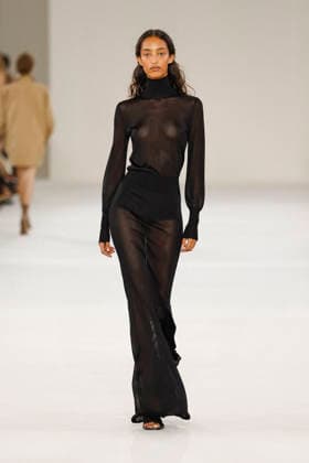 Runway at the Max Mara fashion show during Milan Fashion Week Women s Spring Summer 2027 on September 24, 2026, in Milan, Italy Bestimage Milan, Italy  Copyright: xAgencex xBestimagexAgencex xBestimagex