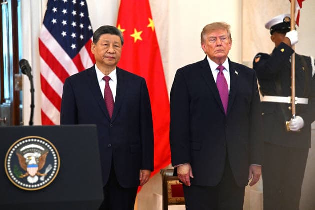 DC: Chinese President Xi Jinping State Visit United States President Donald J Trump and first lady Melania Trump participate in an Arrival Ceremony welcoming President Xi Jinping, of The People’s Republic of China, and Madame Peng Liyuan for a State Visit in the Cross Hall of the White House in Washington, DC on Thursday, September 24, 2026. Credit: Annabelle Gordon Pool via CNP Washington District of Columbia United States  Copyright: xPool ABACAx