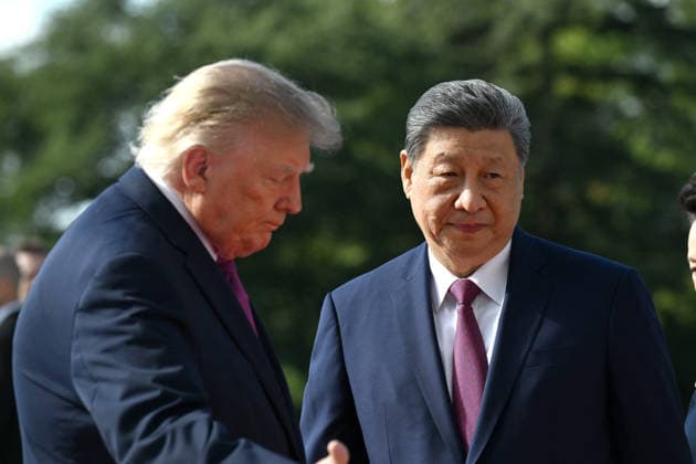 DC: Chinese President Xi Jinping State Visit United States President Donald J Trump and first lady Melania Trump welcome President Xi Jinping, of The People’s Republic of China, and Madame Peng Liyuan for a State Visit on the South Portico of the White House in Washington, DC on Thursday, September 24, 2026. Credit: Annabelle Gordon Pool via CNP Washington District of Columbia United States  Copyright: xPool ABACAx