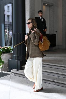 IPA88912698 - Milan, Fashion Week, leaving Palazzo Parigi In the photo: Eva Herzigova  Copyright: xManuelexMangiarotti ipa-agency.netx xManuelexMangiarottix IPA88912698