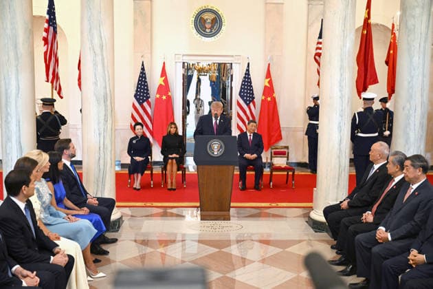 DC: Chinese President Xi Jinping State Visit United States President Donald J Trump and first lady Melania Trump participate in an Arrival Ceremony welcoming President Xi Jinping, of The People’s Republic of China, and Madame Peng Liyuan for a State Visit in the Cross Hall of the White House in Washington, DC on Thursday, September 24, 2026. Photo by Annabelle Gordon Pool via ABACAPRESS.COM Washington District of Columbia United States  Copyright: xPool ABACAx