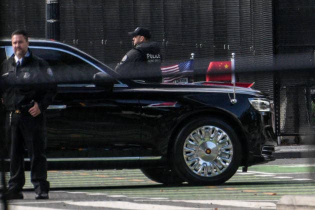 Chinese President Xi Jinping - US President Donald Trump meeting in Washington WASHINGTON, UNITED STATES - SEPTEMBER 24: A motorcade carrying Chinese President Xi Jinping o the way to the White House for a meeting with US President Donald Trump in Washington, DC, United States on September 24. High-security measures were taken around the White House area for the visit, while Chinese citizens gathered along the route to welcome Xi. Hasan Akbas Anadolu Washington DC United States. Editorial use only. Please get in touch for any other usage.  Copyright: x2026xAnadoluxHasanxAkbasx