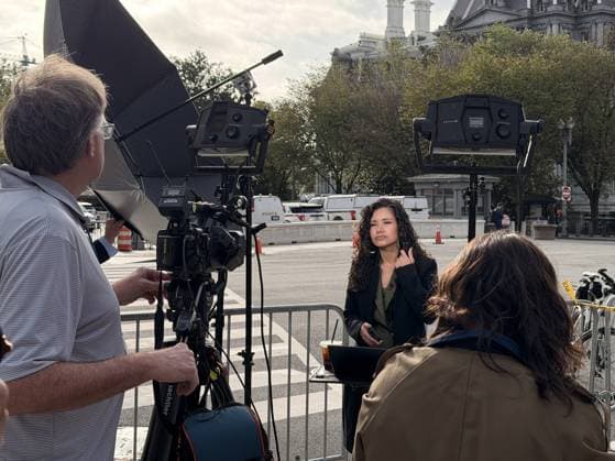 MS NOW reporters continue coverage outside White House WASHINGTON DC, UNITED STATES - SEPTEMBER 24: MS NOW reporters continue their work outside the White House in Washington, DC, United States, after US President Donald Trump barred the news organization from entering the White House, on September 24, 2026. A federal judge on September 24 ordered the White House to restore access for journalists from MS NOW, CNN and Politico after their press credentials were revoked. Fatih Aktas Anadolu Washington, DC United States. Editorial use only. Please get in touch for any other usage.  Copyright: x2026xAnadoluxFatihxAktasx