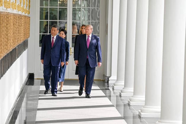 Chinese President Xi Jinping and his wife Peng Liyuan, President Donald Trump and First Lady Melania Trump walk along the Colonnade to the Oval Office during a welcoming ceremony at the White House in Washington DC on Thursday, September 24, 2026. Xi is on a three-day state visit to the U.S. and will hold talks with U.S. officials on tariffs, AI, and other issues.  WAX20260924853 AnnabellexGordon