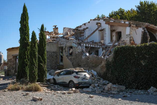 Gas explosion at a rural hotel in Perelada, Spain - 24 Sept 2026 The Can Carbó de les Olives rural hotel is seen in ruins after an explosion involving the propane gas pipes installed at the property. A massive explosion caused by a propane gas leak inside the Hotel Rural Can Carbó de les Olives in Peralada, Girona, has left part of the hotel facilities virtually in ruins. Peralada Spain Copyright: xPacoxFreirex xSOPAxImagesx P_Freire_24092026-DSCF0117