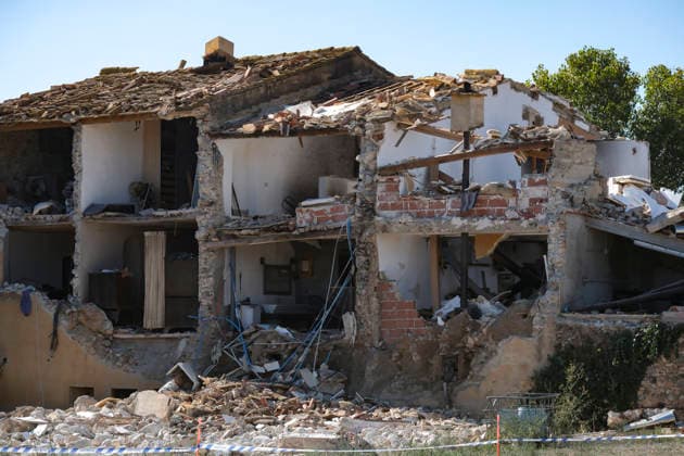 Gas explosion at a rural hotel in Perelada, Spain - 24 Sept 2026 The Can Carbó de les Olives rural hotel is seen in ruins after an explosion involving the propane gas pipes installed at the property. A massive explosion caused by a propane gas leak inside the Hotel Rural Can Carbó de les Olives in Peralada, Girona, has left part of the hotel facilities virtually in ruins. Peralada Spain Copyright: xPacoxFreirex xSOPAxImagesx P_Freire_24092026-DSCF0119