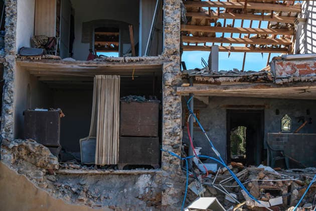 Gas explosion at a rural hotel in Perelada, Spain - 24 Sept 2026 The Can Carbó de les Olives rural hotel is seen in ruins after an explosion involving the propane gas pipes installed at the property. A massive explosion caused by a propane gas leak inside the Hotel Rural Can Carbó de les Olives in Peralada, Girona, has left part of the hotel facilities virtually in ruins. Peralada Spain Copyright: xPacoxFreirex xSOPAxImagesx P_Freire_24092026-DSCF0120