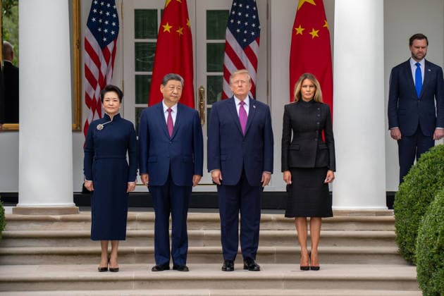 September 24, 2026, Washington, District Of Columbia, USa: President DONALD TRUMP, First Lady MELANIA TRUMP, and Chinese President XI JINPING participate in a military review in the Rose Garden of the White House during a state arrival ceremony for the Chinese president in Washington, DC, on September 24, 2026. The review featured military demonstrations by the U.S. Army Old Guard Fife and Drum Corps, the U.S. Marine Corps Silent Drill Platoon, and Ã¢â‚¬oeThe CommandantÃ¢â‚¬â ¢s OwnÃ¢â‚¬Â U.S. Marine Drum and Bugle Corps. The ceremony concluded with a military flyover featuring a B-2 Spirit and four F-22 Raptors. Washington USa  - ZUMAs365 20260924_znp_s365_010 Copyright: xJoeyxSussmanx