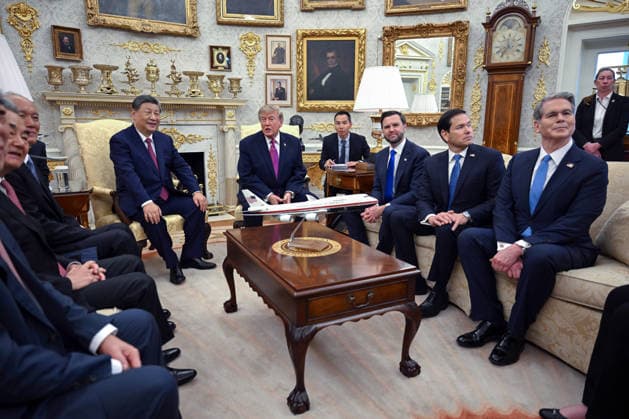 Chinese President Xi Jinping and President Donald Trump hold a bilateral meeting in the Oval Office of the White House in Washington DC on Thursday, September 24, 2026. Xi is on a three-day state visit to the U.S. and will hold talks with U.S. officials on tariffs, AI, and other issues.  WAX20260924855 AnnabellexGordon