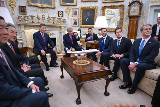 September 24, 2026, Washington, District Of Columbia, USA: United States President Donald J Trump and President Xi Jinping, of The PeopleÃ¢â‚¬â ¢s Republic of China, participate in a bilateral meeting in the Oval Office of the White House in Washington, DC, USA, on Thursday, September 24, 2026 Washington USA  - ZUMAs152 20260924_faa_s152_011 Copyright: xAnnabellexGordonx-xPoolxviaxCNPx