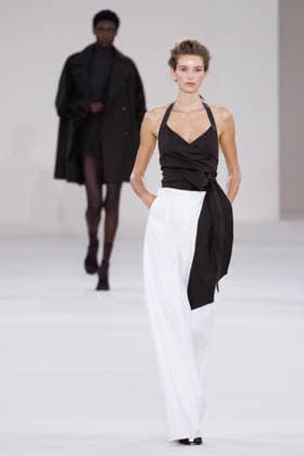 IPA88919630 - Milan, Milan Women™s Fashion Week Spring Summer 2027 - Women™s Fashion, Spring Summer 2027 - Max Mara fashion show - Model on the runway in the photo  Copyright: xCinziaxCamelax xx IPA88919630