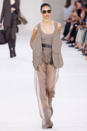 IPA88919648 - Milan, Milan Women™s Fashion Week Spring Summer 2027 - Women™s Fashion, Spring Summer 2027 - Max Mara fashion show - Pictured on the runway: Model  Copyright: xCinziaxCamelax xx IPA88919648