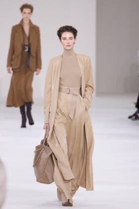 IPA88919670 - Milan, Milan Women™s Fashion Week Spring Summer 2027 - Women™s Fashion, Spring Summer 2027 - Max Mara fashion show - model on the runway in the photo: Model  Copyright: xCinziaxCamelax xx IPA88919670