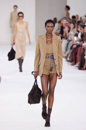 IPA88919671 - Milan, Milan Women™s Fashion Week Spring Summer 2027 - Women™s Fashion, Spring Summer 2027 - Max Mara fashion show - Model pictured on the runway  Copyright: xCinziaxCamelax xx IPA88919671