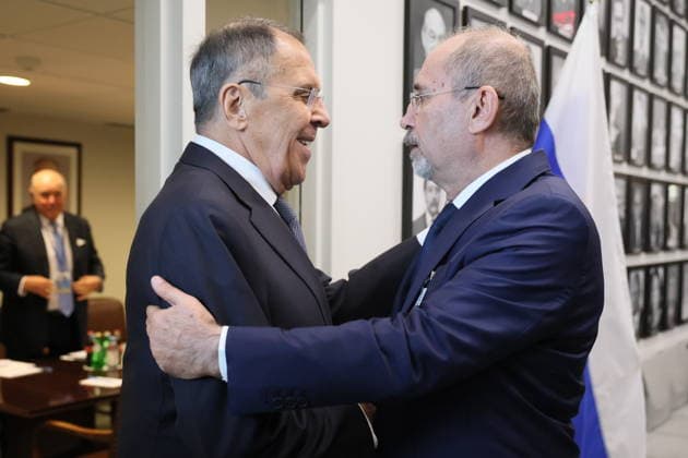 USA, NEW YORK CITY - SEPTEMBER 24, 2026: Russia’s Minister of Foreign Affairs Sergei Lavrov (L) and Jordan s Minister of Foreign Affairs and Expatriates Ayman Safadi are seen before a meeting at the UN Headquarters on the sidelines of the 81st session of the UN General Assembly. Alexander Shcherbak TASS  98248802