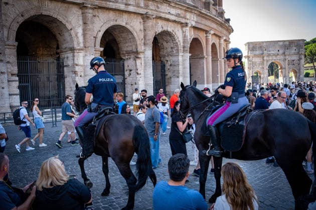 September 24, 2026, Rome, Rm, Italy: By order of Minister of Culture Alessandro Giuli, the Colosseum Archaeological Park remains closed the day after the death of young worker Andrea Moretti, as a mark of mourning and solidarity with his family. Mounted police patrol the area outside the closed gates of the archaeological site. Rome Italy  - ZUMAg256 20260924_znp_g256_005 Copyright: xMarcoxDixGianvitox