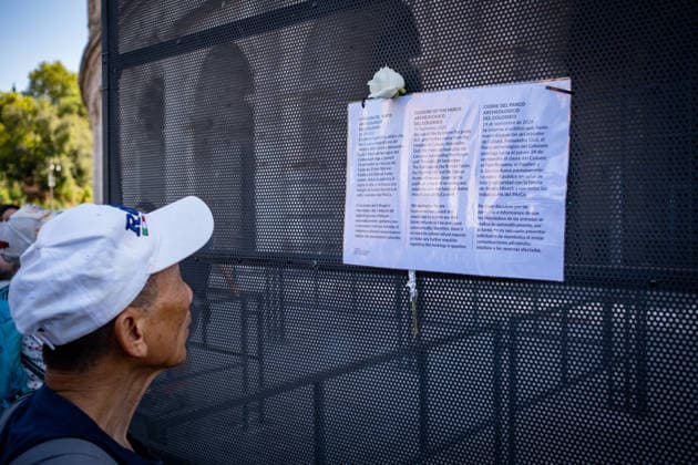 September 24, 2026, Rome, Rm, Italy: By order of Minister of Culture Alessandro Giuli, the Colosseum Archaeological Park remains closed the day after the death of young worker Andrea Moretti, as a mark of mourning and solidarity with his family. Tourists learn the news by reading the notice posted on the closed gates of the archaeological site. Rome Italy  - ZUMAg256 20260924_znp_g256_004 Copyright: xMarcoxDixGianvitox