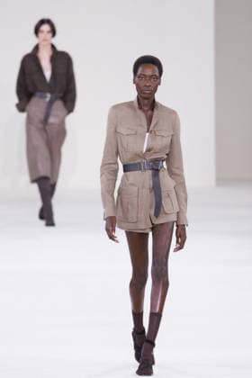 MFW - Max Mara Runway A model walks the runway during the Max Mara fashion show at Milan Women’s Fashion Week Spring Summer 2027 in Milan, Italy on September 24, 2026. Photo by Cinzia Camela IPA ABACAPRESS.COM Milan Italy  Copyright: xIPA ABACAx