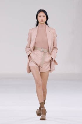 MFW - Max Mara Runway A model walks the runway during the Max Mara fashion show at Milan Women’s Fashion Week Spring Summer 2027 in Milan, Italy on September 24, 2026. Photo by Cinzia Camela IPA ABACAPRESS.COM Milan Italy  Copyright: xIPA ABACAx