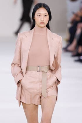 MFW - Max Mara Runway A model walks the runway during the Max Mara fashion show at Milan Women’s Fashion Week Spring Summer 2027 in Milan, Italy on September 24, 2026. Photo by Cinzia Camela IPA ABACAPRESS.COM Milan Italy  Copyright: xIPA ABACAx