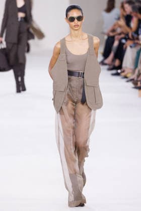 MFW - Max Mara Runway A model walks the runway during the Max Mara fashion show at Milan Women’s Fashion Week Spring Summer 2027 in Milan, Italy on September 24, 2026. Photo by Cinzia Camela IPA ABACAPRESS.COM Milan Italy  Copyright: xIPA ABACAx