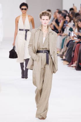 MFW - Max Mara Runway A model walks the runway during the Max Mara fashion show at Milan Women’s Fashion Week Spring Summer 2027 in Milan, Italy on September 24, 2026. Photo by Cinzia Camela IPA ABACAPRESS.COM Milan Italy  Copyright: xIPA ABACAx
