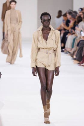 MFW - Max Mara Runway A model walks the runway during the Max Mara fashion show at Milan Women’s Fashion Week Spring Summer 2027 in Milan, Italy on September 24, 2026. Photo by Cinzia Camela IPA ABACAPRESS.COM Milan Italy  Copyright: xIPA ABACAx