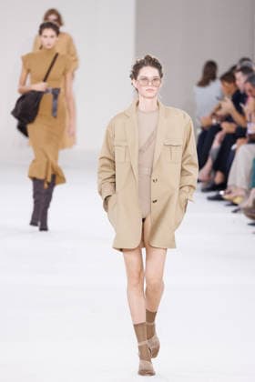 MFW - Max Mara Runway A model walks the runway during the Max Mara fashion show at Milan Women’s Fashion Week Spring Summer 2027 in Milan, Italy on September 24, 2026. Photo by Cinzia Camela IPA ABACAPRESS.COM Milan Italy  Copyright: xIPA ABACAx