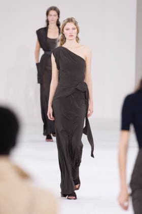 MFW - Max Mara Runway A model walks the runway during the Max Mara fashion show at Milan Women’s Fashion Week Spring Summer 2027 in Milan, Italy on September 24, 2026. Photo by Cinzia Camela IPA ABACAPRESS.COM Milan Italy  Copyright: xIPA ABACAx