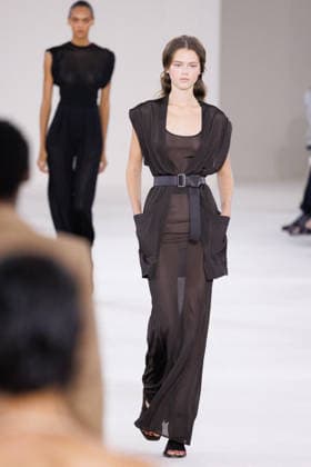 MFW - Max Mara Runway A model walks the runway during the Max Mara fashion show at Milan Women’s Fashion Week Spring Summer 2027 in Milan, Italy on September 24, 2026. Photo by Cinzia Camela IPA ABACAPRESS.COM Milan Italy  Copyright: xIPA ABACAx