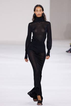 MFW - Max Mara Runway A model walks the runway during the Max Mara fashion show at Milan Women’s Fashion Week Spring Summer 2027 in Milan, Italy on September 24, 2026. Photo by Cinzia Camela IPA ABACAPRESS.COM Milan Italy  Copyright: xIPA ABACAx