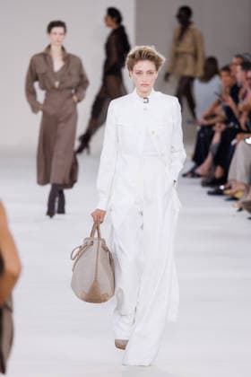 IPA88919664 - Milan, Milan Women™s Fashion Week Spring Summer 2027 - Women™s Fashion, Spring Summer 2027 - Max Mara fashion show - pictured on the runway: Model  Copyright: xCinziaxCamelax xx IPA88919664