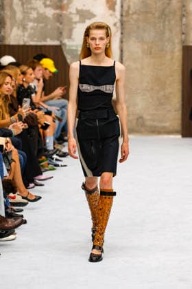 Runway at the Marni fashion show during Milan Fashion Week Women s Spring Summer 2027 on September 23, 2026, in Milan, Italy Bestimage Milan, Italy  Copyright: xAgencex xBestimagexAgencex xBestimagex