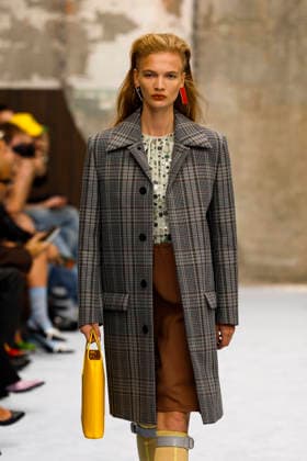 Runway at the Marni fashion show during Milan Fashion Week Women s Spring Summer 2027 on September 23, 2026, in Milan, Italy Bestimage Milan, Italy  Copyright: xAgencex xBestimagexAgencex xBestimagex