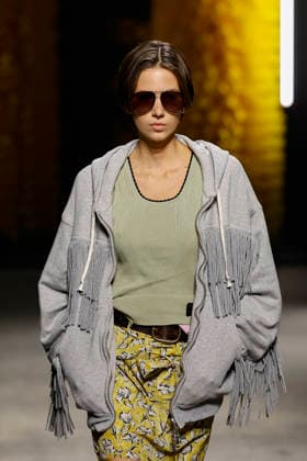 Runway at the Onitsuka Tiger fashion show during Milan Fashion Week Women s Spring Summer 2027 on September 23, 2026, in Milan, Italy Bestimage Milano Italy  Copyright: xAgencex xBestimagexAgencex xBestimagex