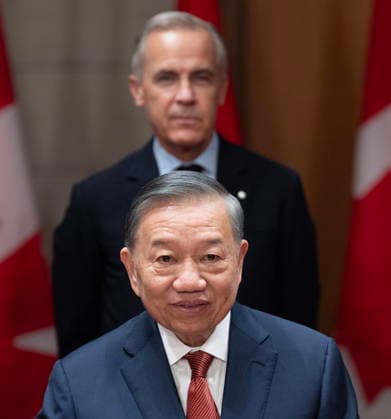 September 24, 2026, Ottawa, On, Canada: Vietnamese General Secretary and President To Lam looks up after signing a guest book as Prime Minister Mark Carney looks on Parliament Hill in Ottawa on Thursday, Sept. 24, 2026. Ottawa Canada  - ZUMAc35_ 20260924_zaf_c35_022 Copyright: xAdrianxWyldx