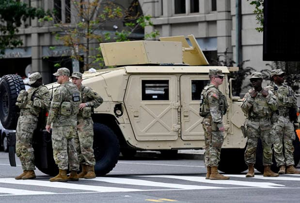 Protesters Demonstrate Against China During Xi Visit In Washington, DC Members of the National Guard are deployed around the White House perimeter to maintain security and monitor demonstrators during Chinese President Xi Jinping s state visit and meeting with President Donald Trumpon September 24, 2026 in Washington, DC. Photo by Olivier Douliery ABACAPRESS.COM Washington DC United States  Copyright: xDoulieryxOlivier ABACAx